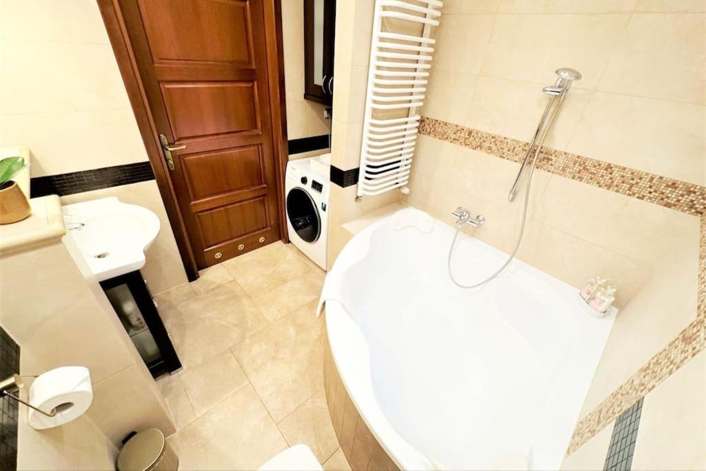 Exclusive Penthouse Near Citycenter 120M2 +Netflix Krakov Exteriér fotografie